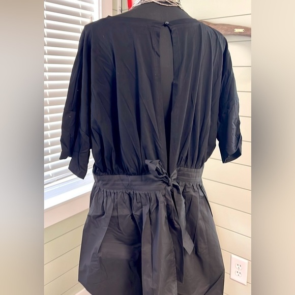 J. Brooks Boutique,Black Peplum Blouse w/Open Back& TAILS! Excellent Condition - Picture 14 of 15